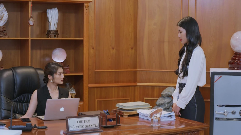 Chiêu Dương nắm hết mọi quyền hành công ty.