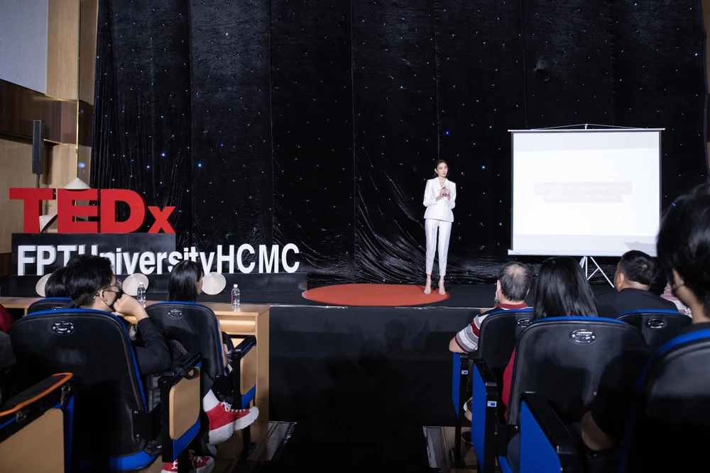 Thùy Tiên tại buổi workshop.