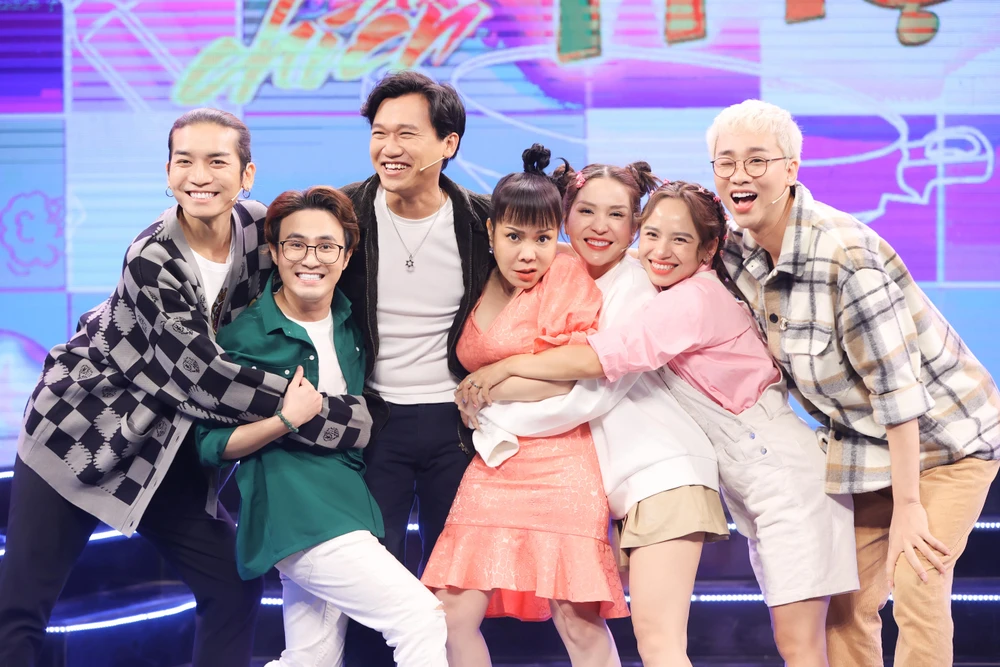 Các nhân vật tham gia chương trình. Ảnh: CTCC