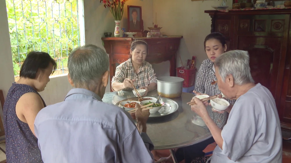 Hình ảnh gia đình em Hương.