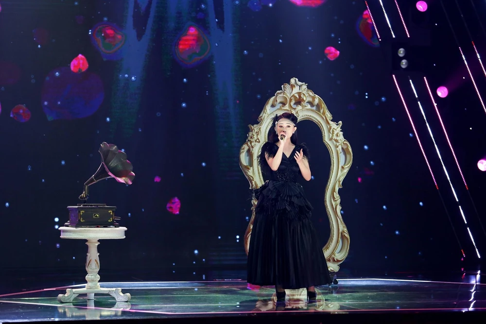 Đào Kỳ Anh với ca khúc Tuổi xa người.