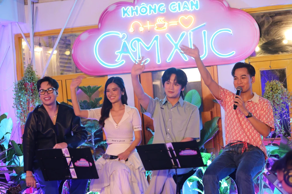 Các nhân vật xuất hiện tại chương trình. Ảnh: CTCC