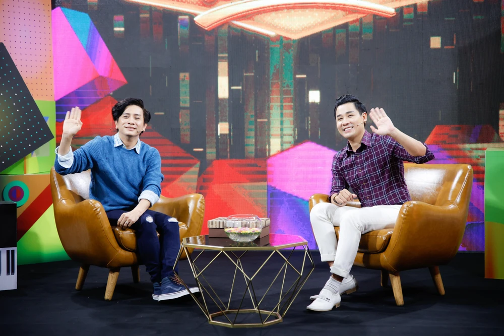 Nghệ sĩ Đình Toàn và MC Nguyên Khang.