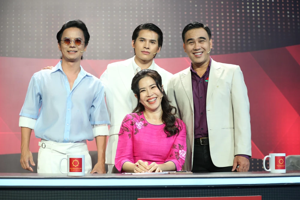 Ban giám khảo xuất hiện tại chương trình.