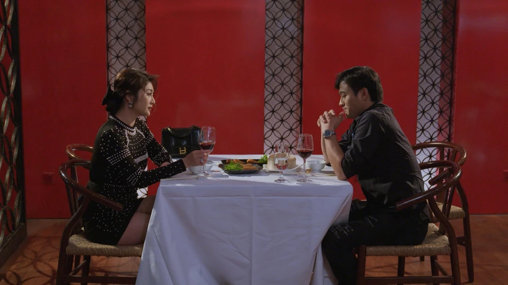 Chiêu Dương và Võ Hiếu trong phim.