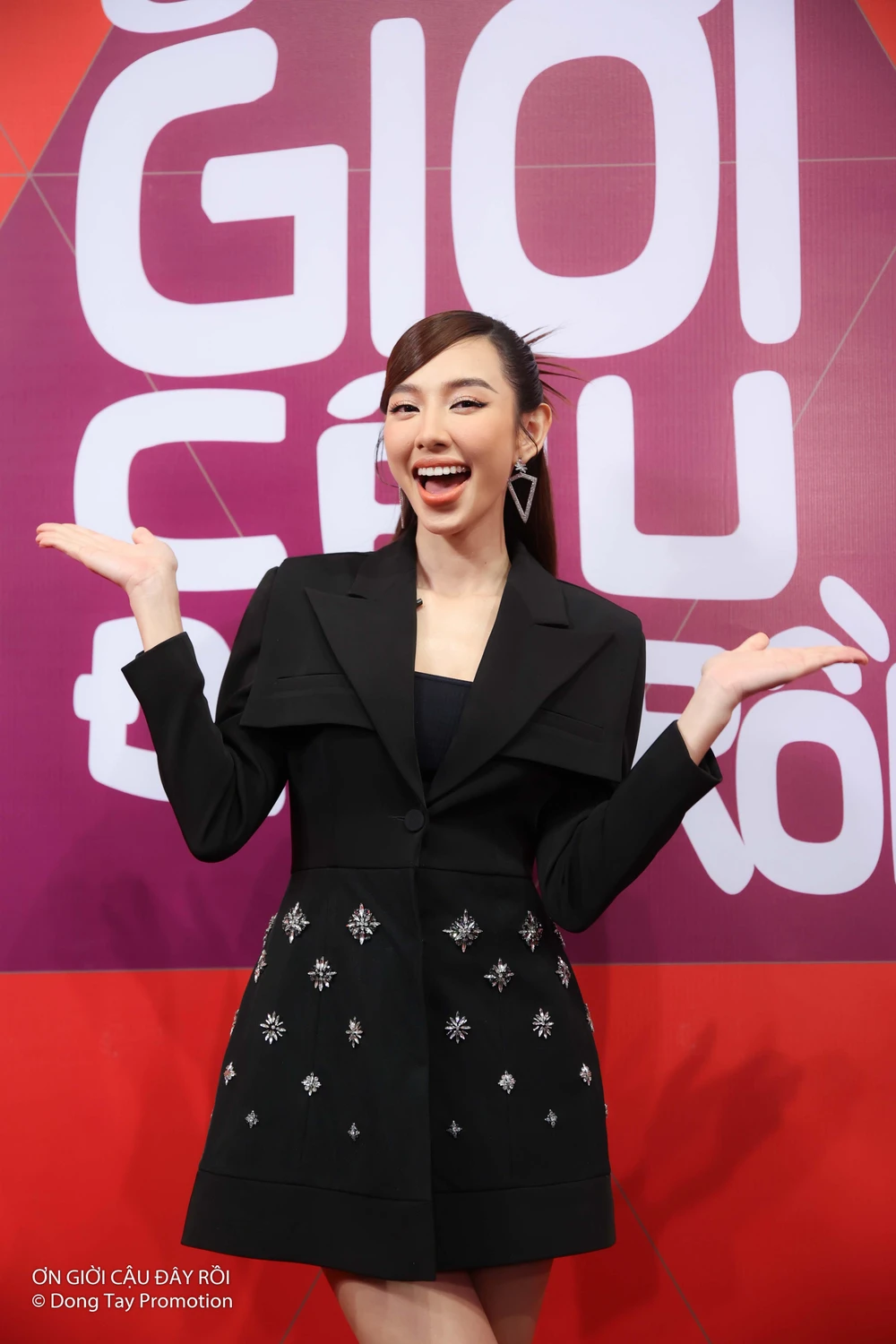 Hoa hậu Thùy Tiên.