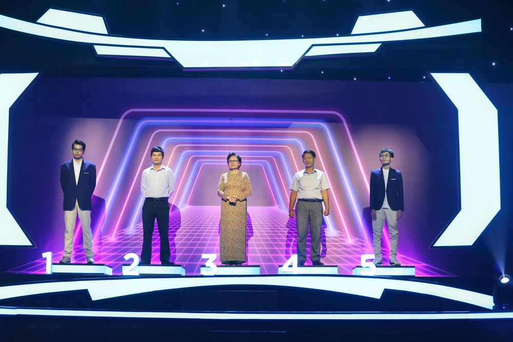 Các nhân vật trong chương trình.