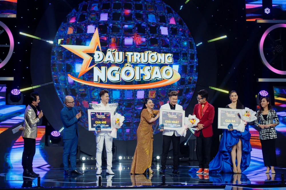 Các đội nhận giải chương trình.