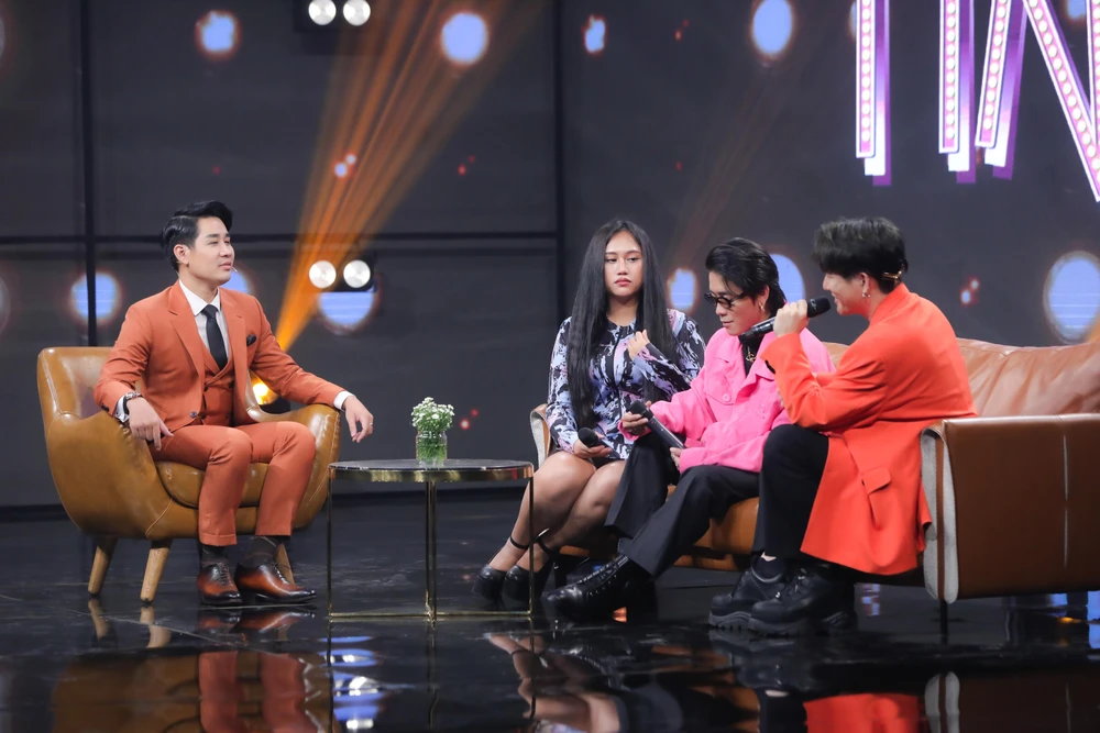 Châu Đăng Khoa chia sẻ với chương trình. Châu Đăng Khoa chia sẻ với chương trình.