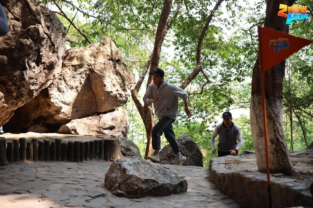 Hieuthuhai với thử thách leo núi.