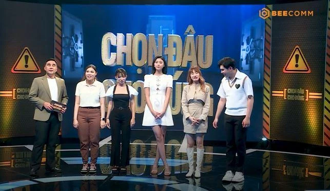 Đội Chị em vui vẻ.