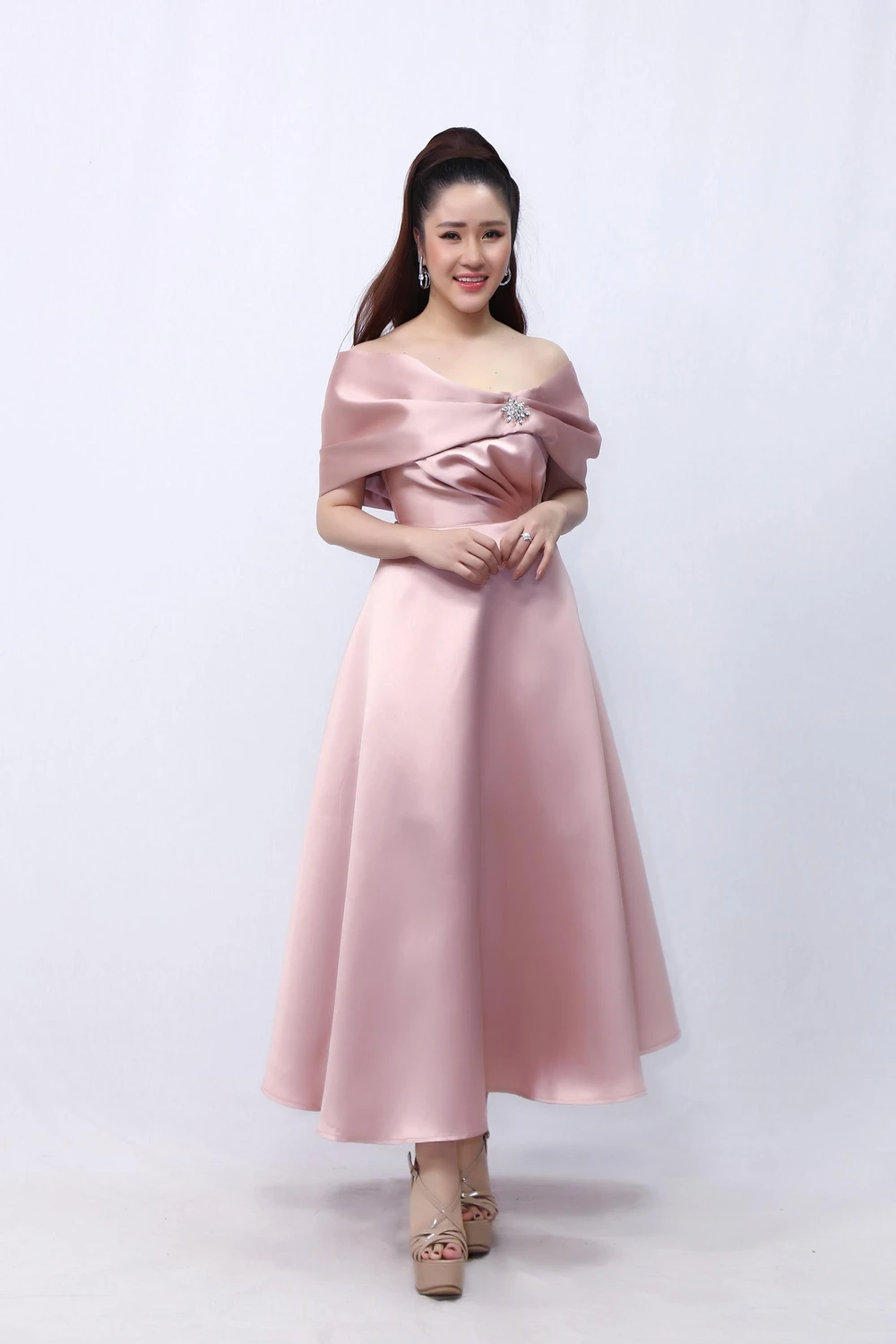 Nữ ca sĩ Lê Thu Uyên.