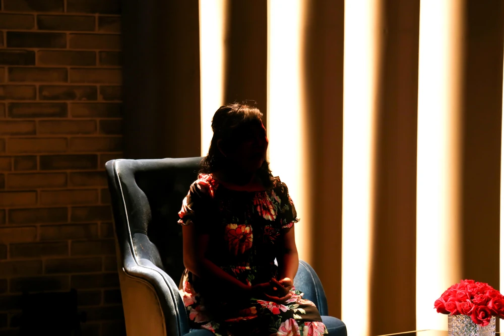 Chị A chia sẻ với chương trình. Ảnh: CTCC