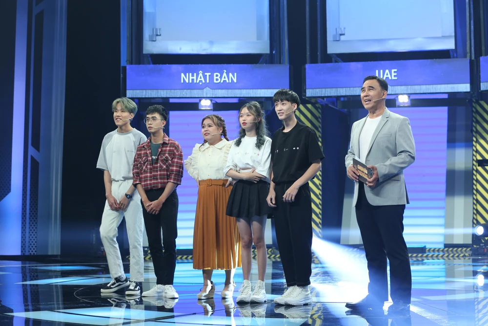 Đội Ngọc Hoa với phần trả lời câu hỏi.