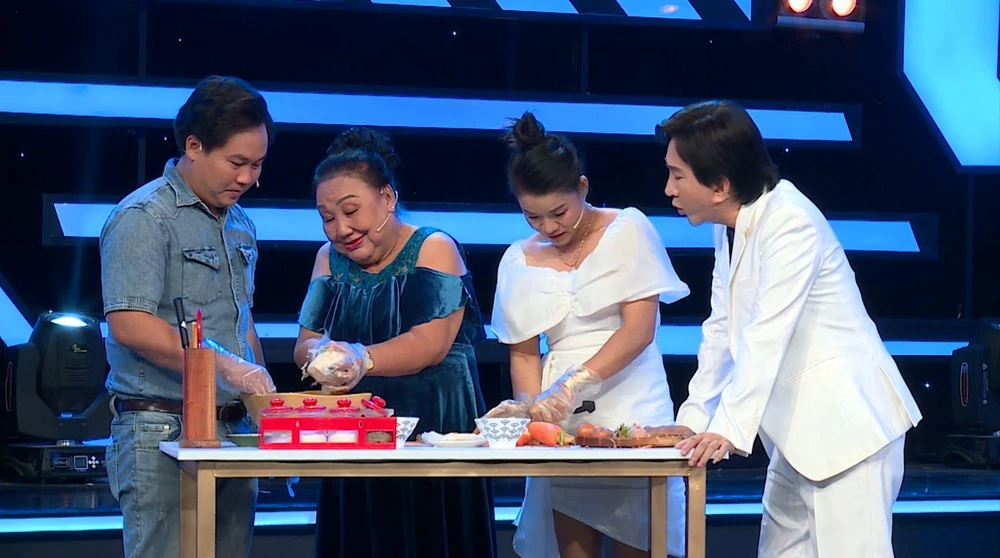 Gia đình Bánh mì phối hợp nhịp nhàng trong chương trình.