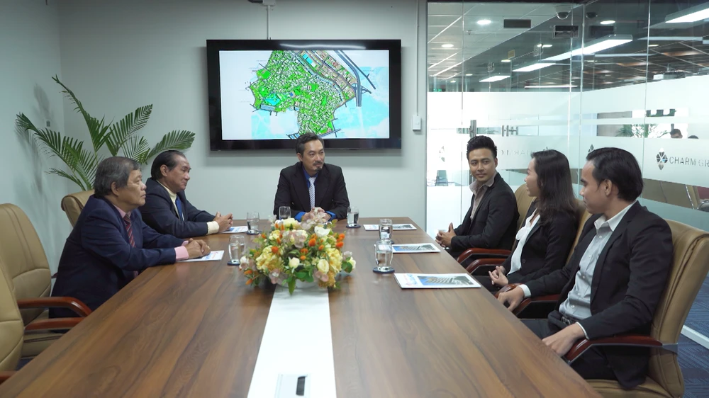 Phía công ty của Đăng Khôi.