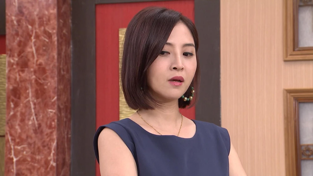 Nhân vật trao đổi nhau trong phim.