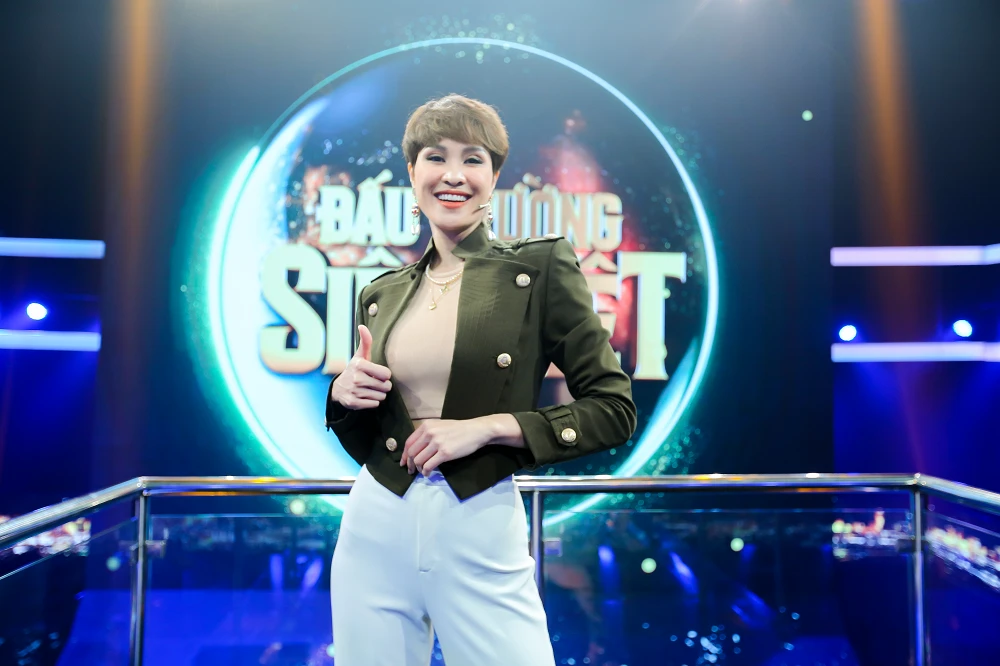 Hoàng Mai xuất hiện tại chương trình.