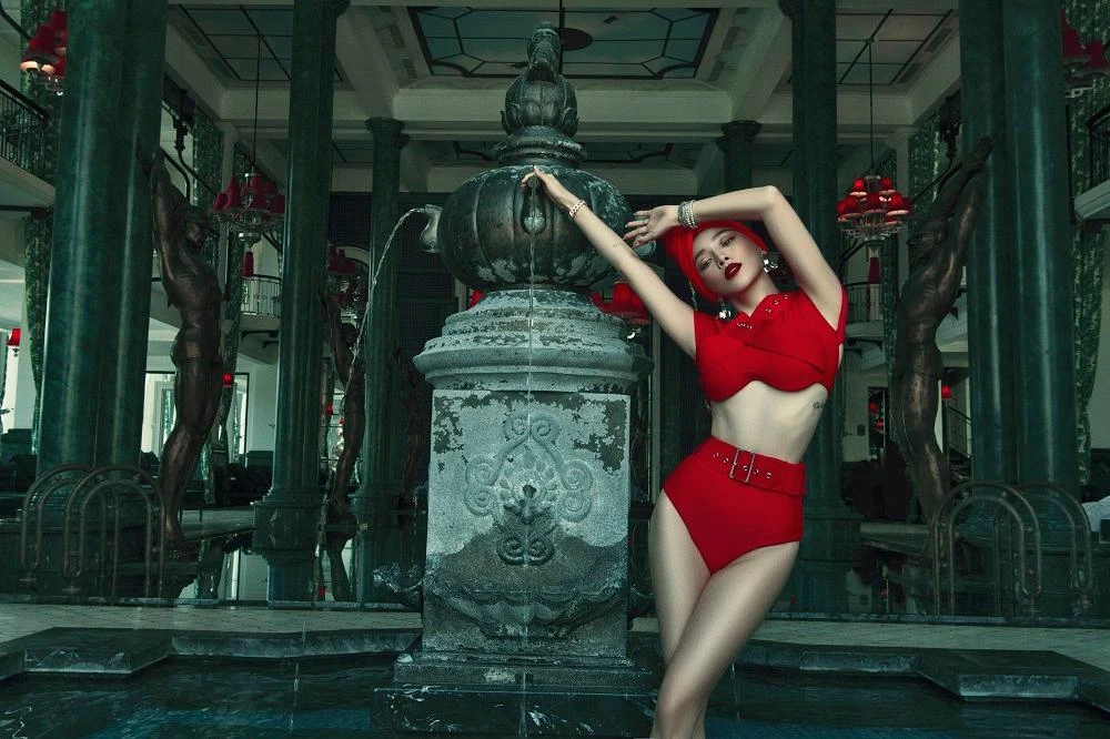 Hình ảnh Tóc Tiên.