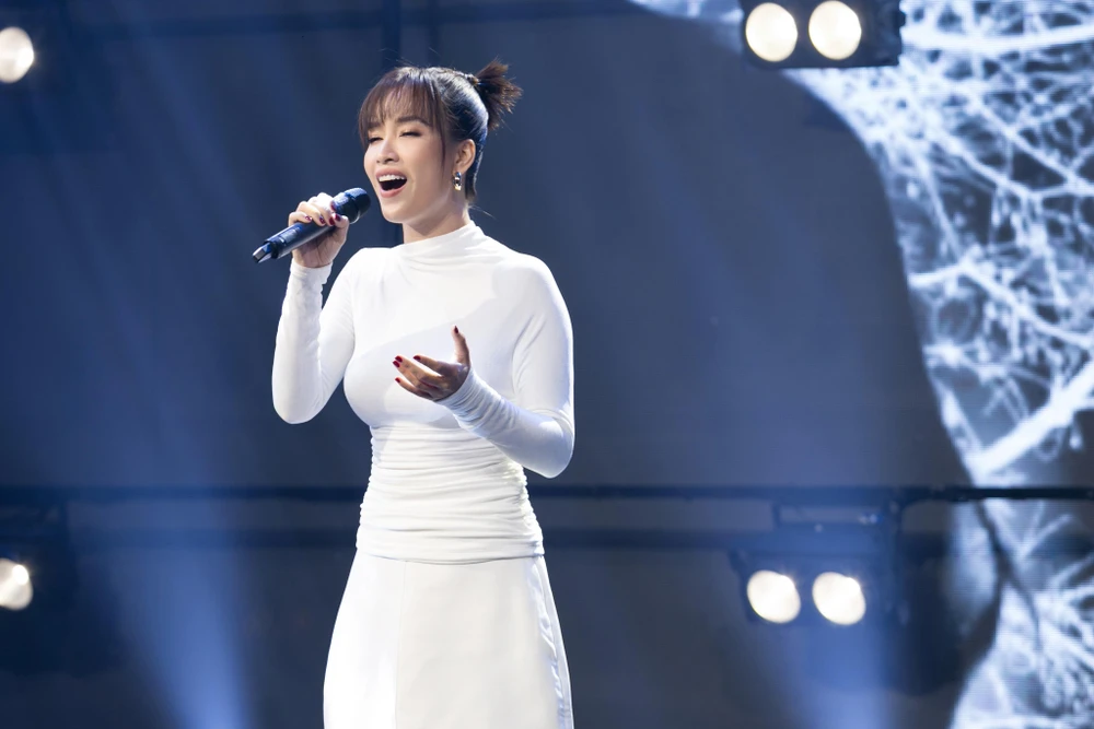 Ca sĩ Ái Phương.