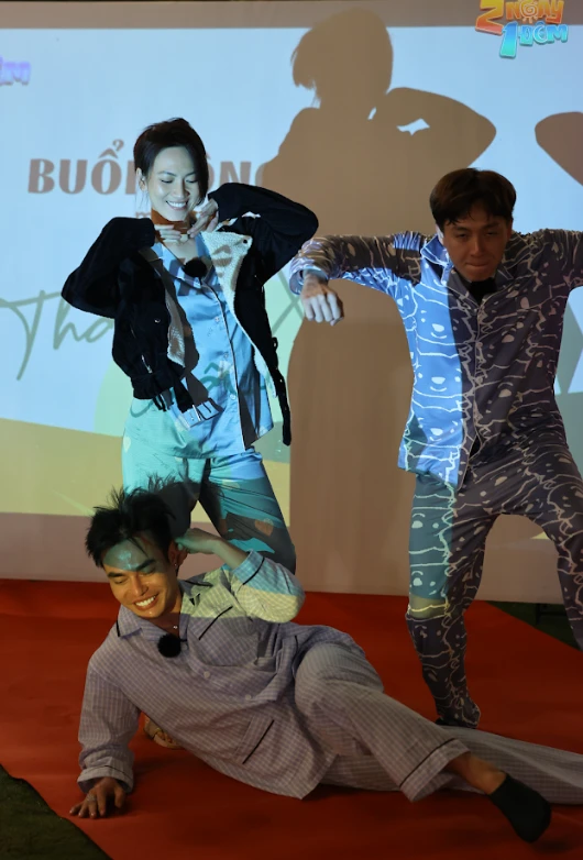 Các nhân vật trên thảm đỏ chương trình.