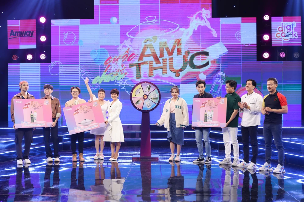 Hai đội trong chương trình. Hai đội trong chương trình.