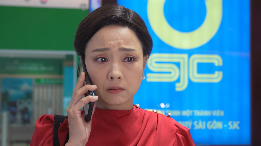 Bà Cúc dặn dò con gái.