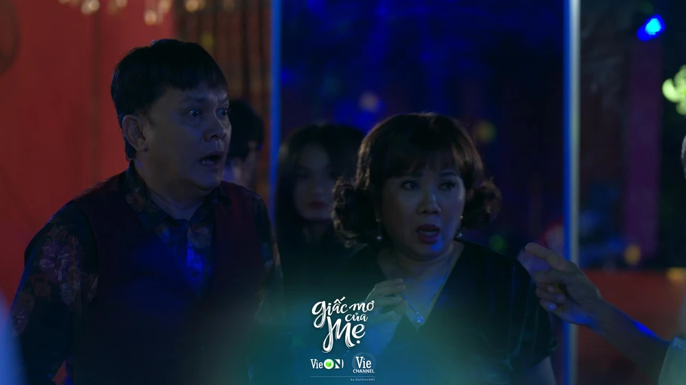 Ông Quốc làm vũ sư trong phim. Ông Quốc làm vũ sư trong phim.