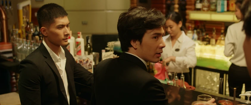 Không chỉ trên phim, ngoài đời, các anh chàng cũng quyết định hóa thân thành vệ sĩ tháp tùng Ngọc Lan Vy trên đất Thái. Không chỉ trên phim, ngoài đời, các anh chàng cũng quyết định hóa thân thành vệ sĩ tháp tùng Ngọc Lan Vy trên đất Thái.