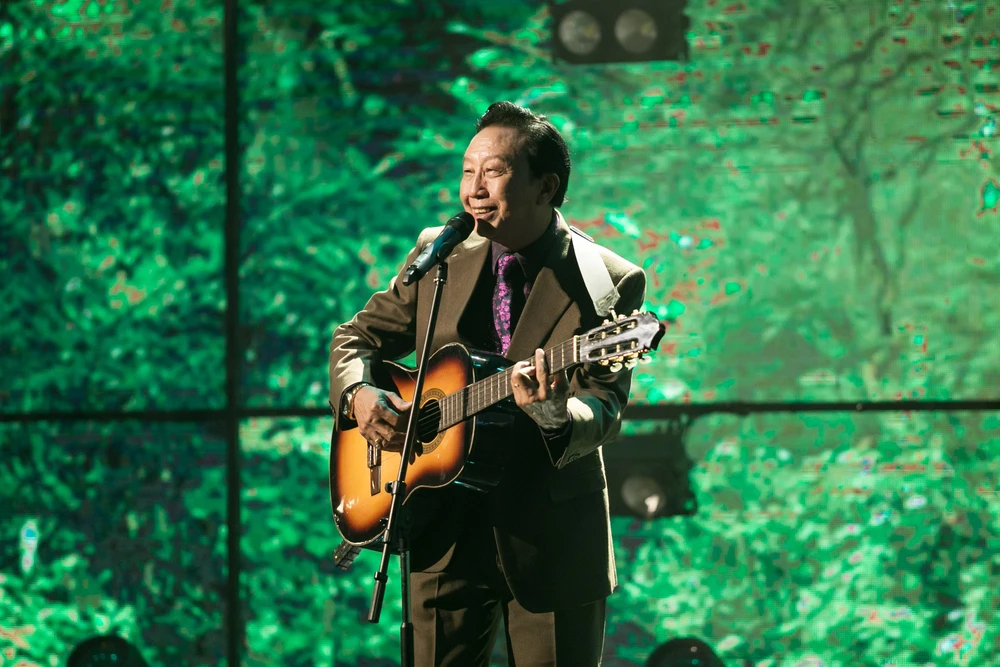 Nhạc sĩ Thế Hiển với ca khúc Nhánh lan rừng. Ảnh: CTCC Nhạc sĩ Thế Hiển với ca khúc Nhánh lan rừng. Ảnh: CTCC