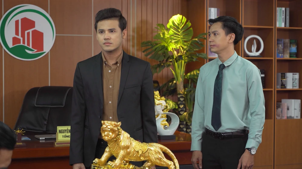 Xuân Phong góp lời khuyên với Nam Thiên.