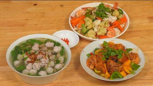 Bữa ăn được nấu trong chương trình.