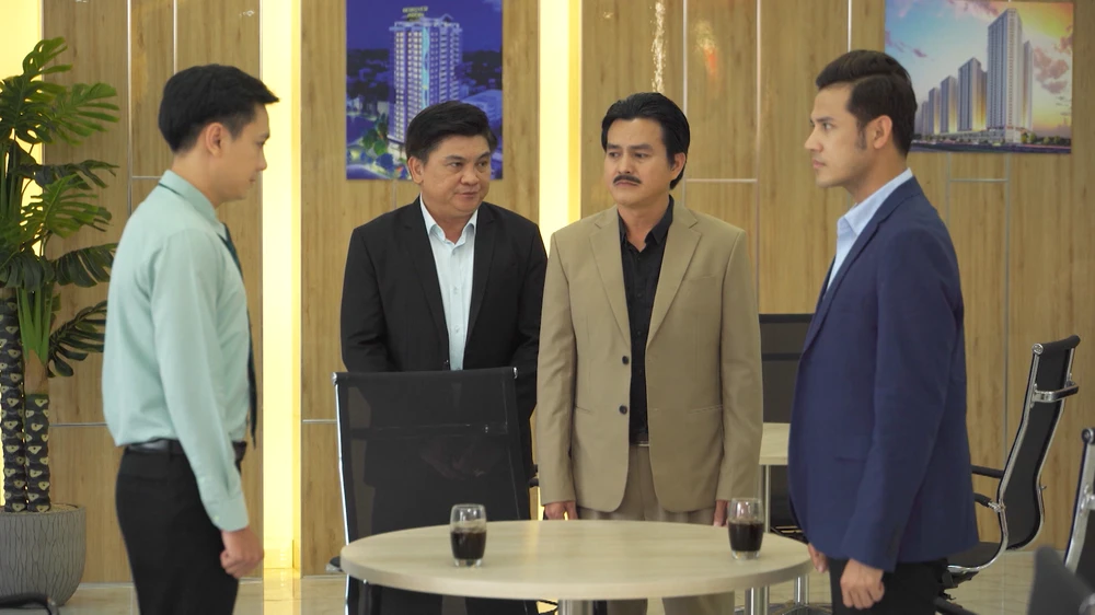 Ông Nam ra mặt can ngăn.