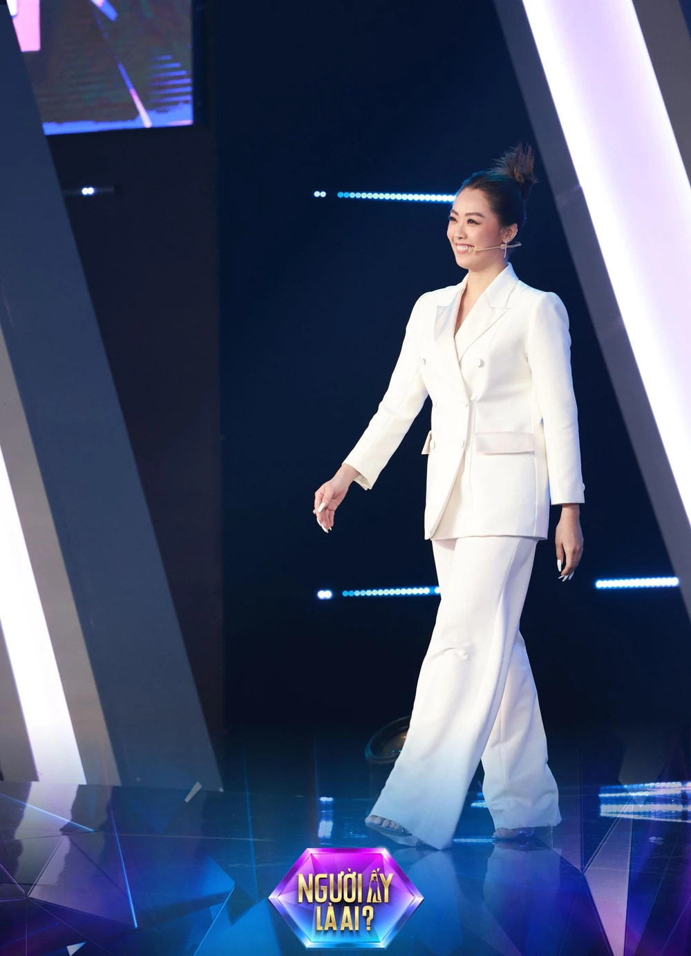 Khánh Tiên xuất hiện tại chương trình.