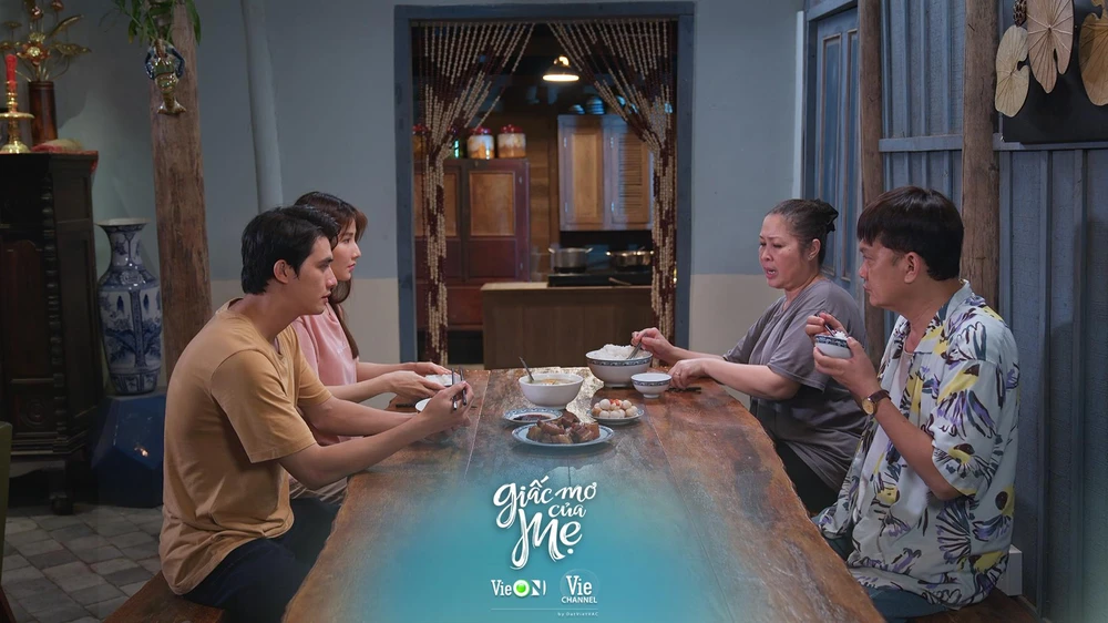 Bữa cơm trong nhà bị thiếu hụt.