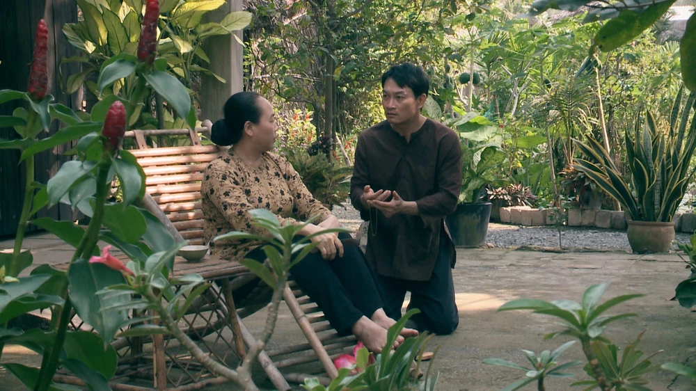 Bà mụ Cọp trong phim.