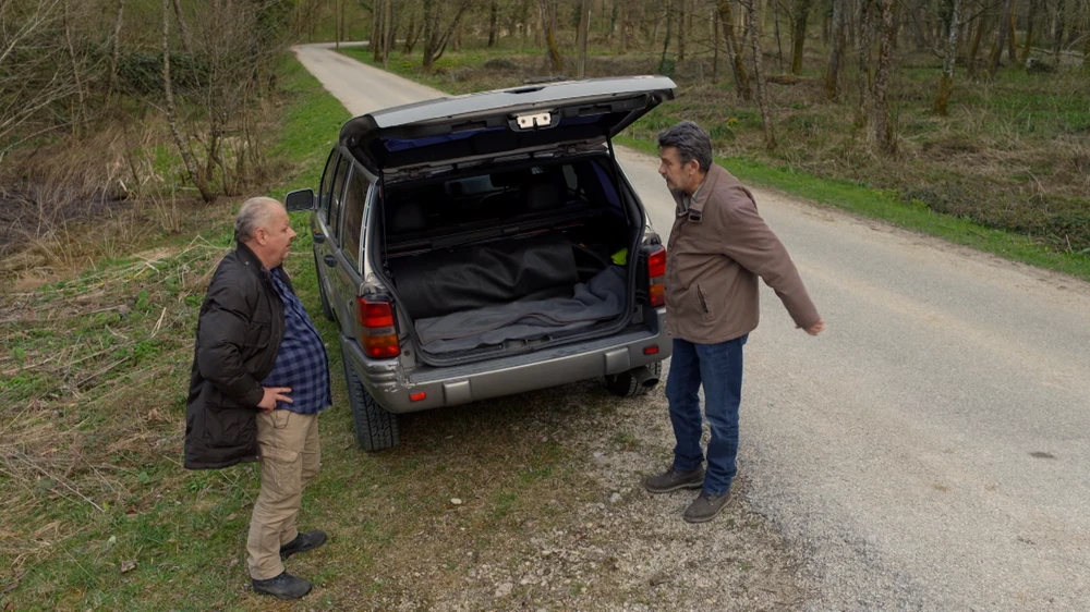 Chiếc xe mà nhân vật chạy trốn. Chiếc xe mà nhân vật chạy trốn.