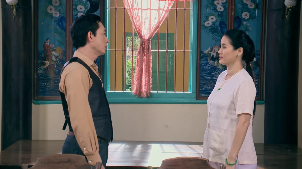 Ông Phú tranh luận với vợ.