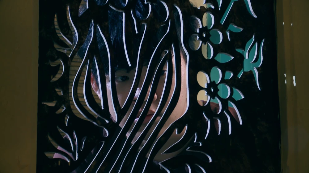 Tấn thấy Thành và Lương chơi với nhau đâm ra ghen tức