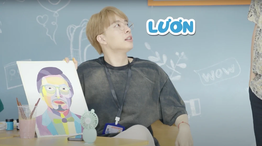 Nicky cũng không quên chọc ngoáy khi tặng Phát La một chữ Lươn.