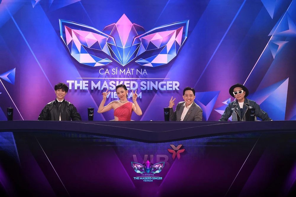 Cố vấn chương trình.