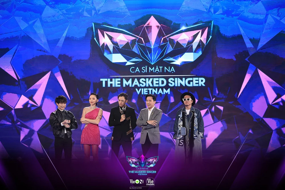 Các cố vấn tham gia chương trình.