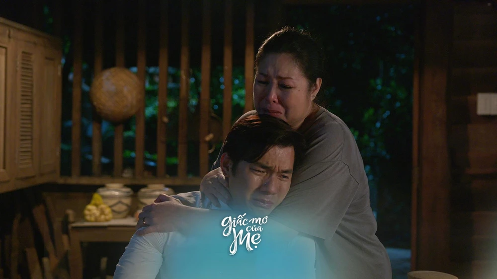 Hình ảnh người mẹ và con trai trong phim.