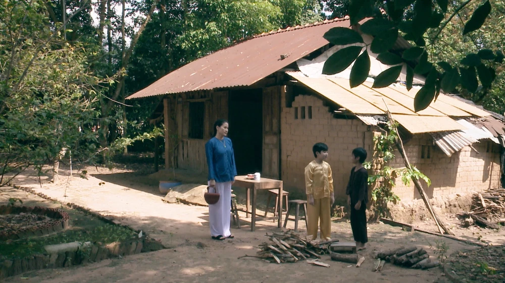 Hai Lương tìm kiếm Thành.