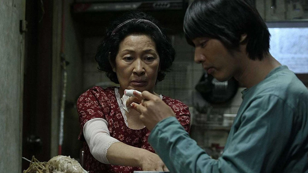 Hình ảnh trong phim Người mẹ.