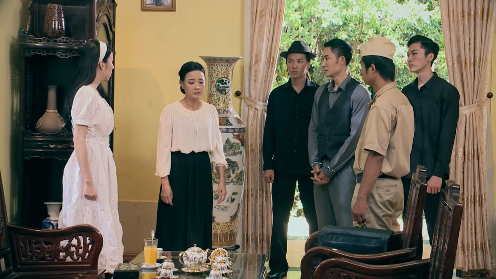 Phan bị ba mẹ Thúy gài vào tù.