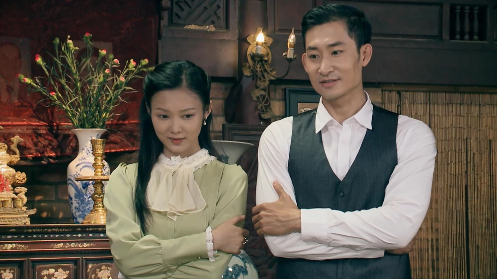 Phan đến với Hồng.