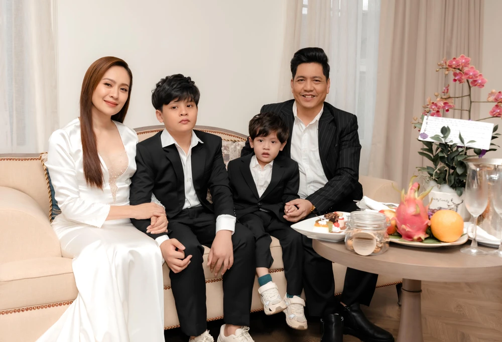 Hình ảnh gia đình đạo diễn Đức Thịnh. Ảnh: NVCC