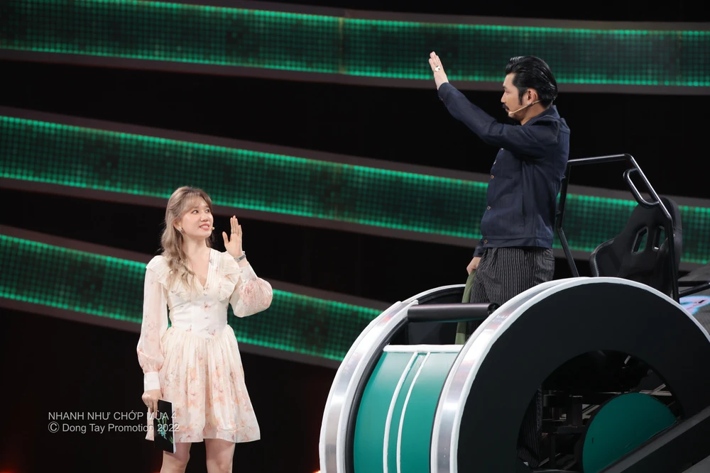 Hà Hiền tại chương trình.