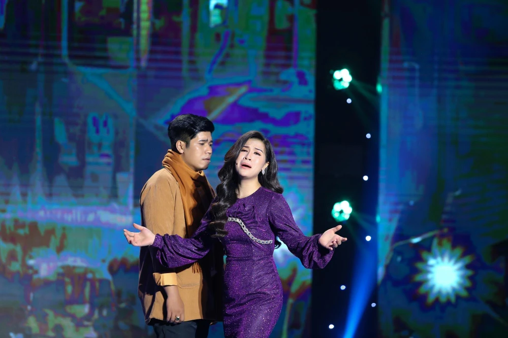 Thái Hằng hát 'Đêm đông'.